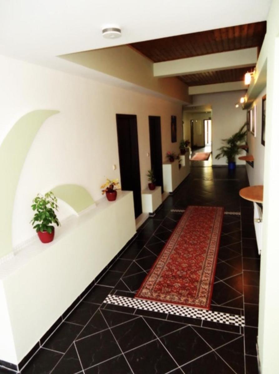 Hotel-Cafe Maxx レンゲリッヒ エクステリア 写真